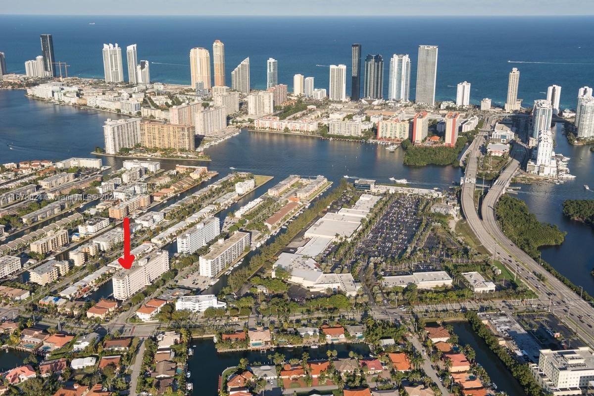 83dcefb7-8359 3545 NE 166th St # 304, North Miami Beach FL 33160 — #A11878024