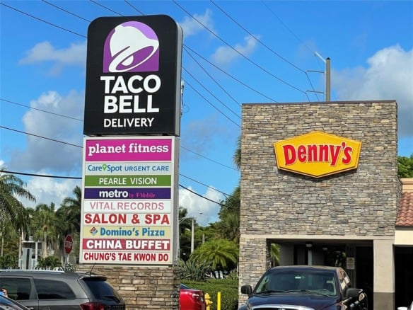 18606 NW 67th Avenue, Hialeah FL 33015 — #F10337475