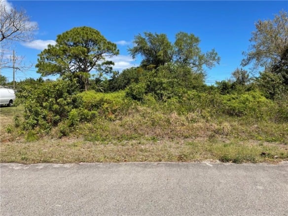 O BARCELONA AVE, Fort Pierce FL 34946 — #F10374272