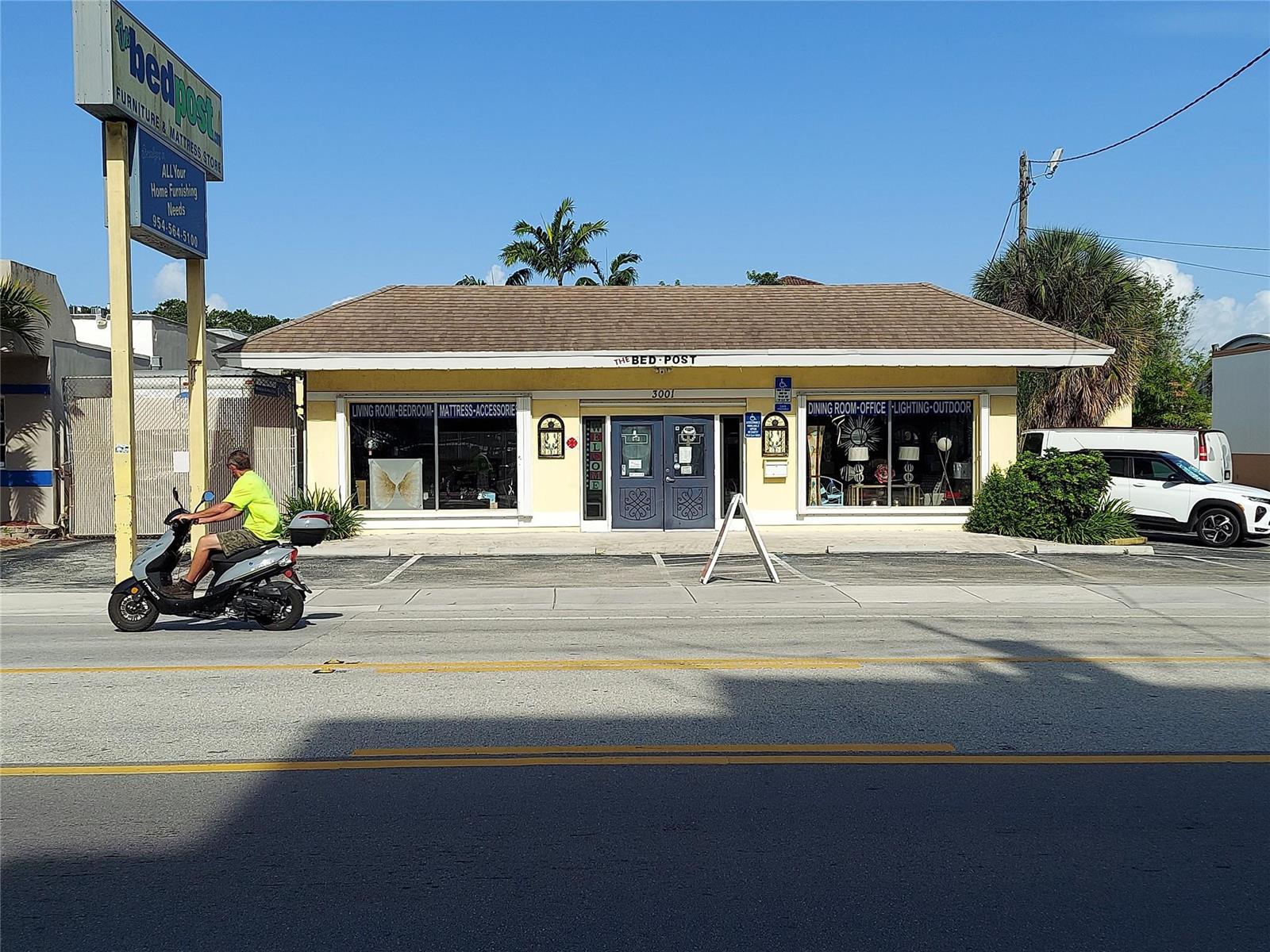 CREATOR: gd-jpeg v1.0 (using IJG JPEG v62), quality = 90 3001 NE 6 Avenue, Wilton Manors FL 33334 — #F10391933