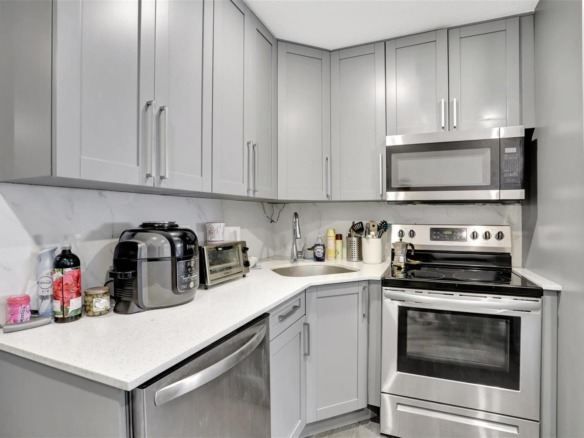 2609 NW 9th Avenue, Wilton Manors FL 33311 — #F10410104