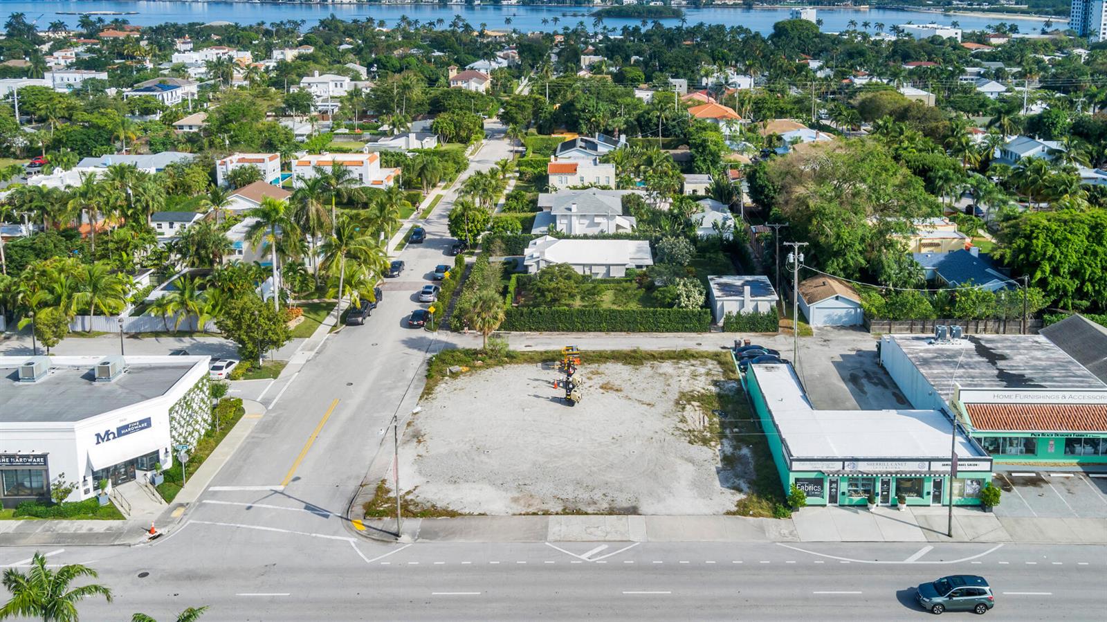 83dcefb7-8570 3500 S Dixie Highway, West Palm Beach FL 33405 — #R10948594