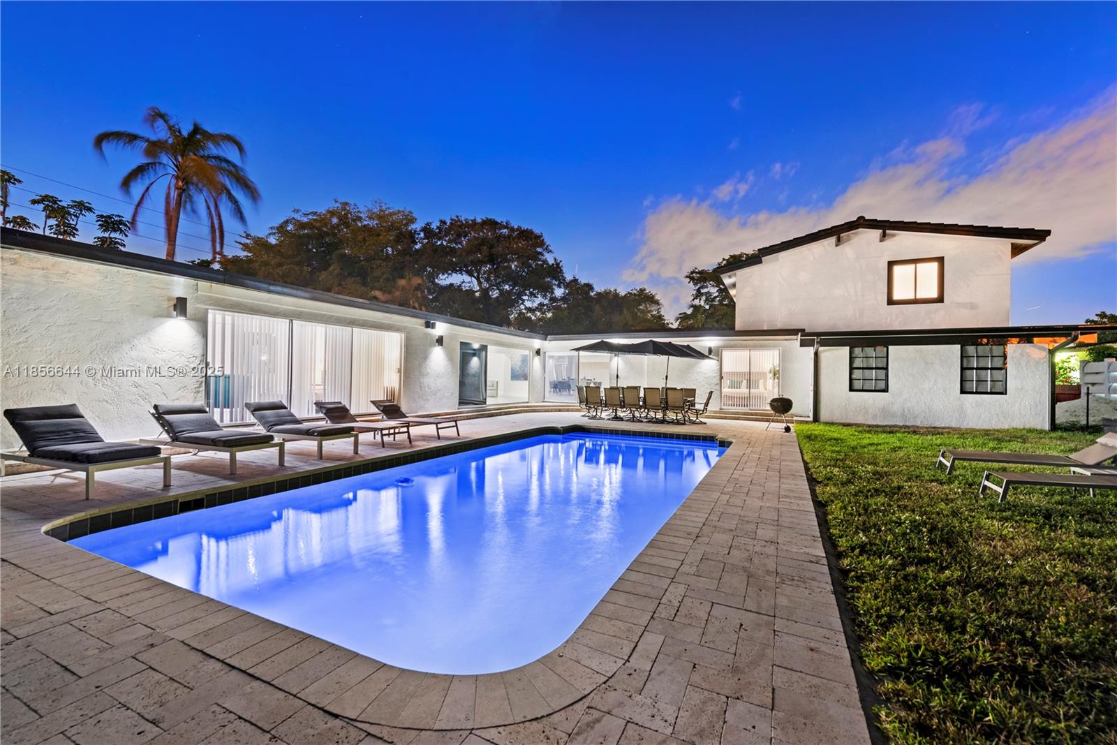 83dcefb7-858 4322 Polk St, Hollywood FL 33021 — #A11856644