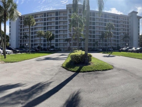 3100 N Palm Aire Drive # 304, Pompano Beach FL 33069 — #F10418110