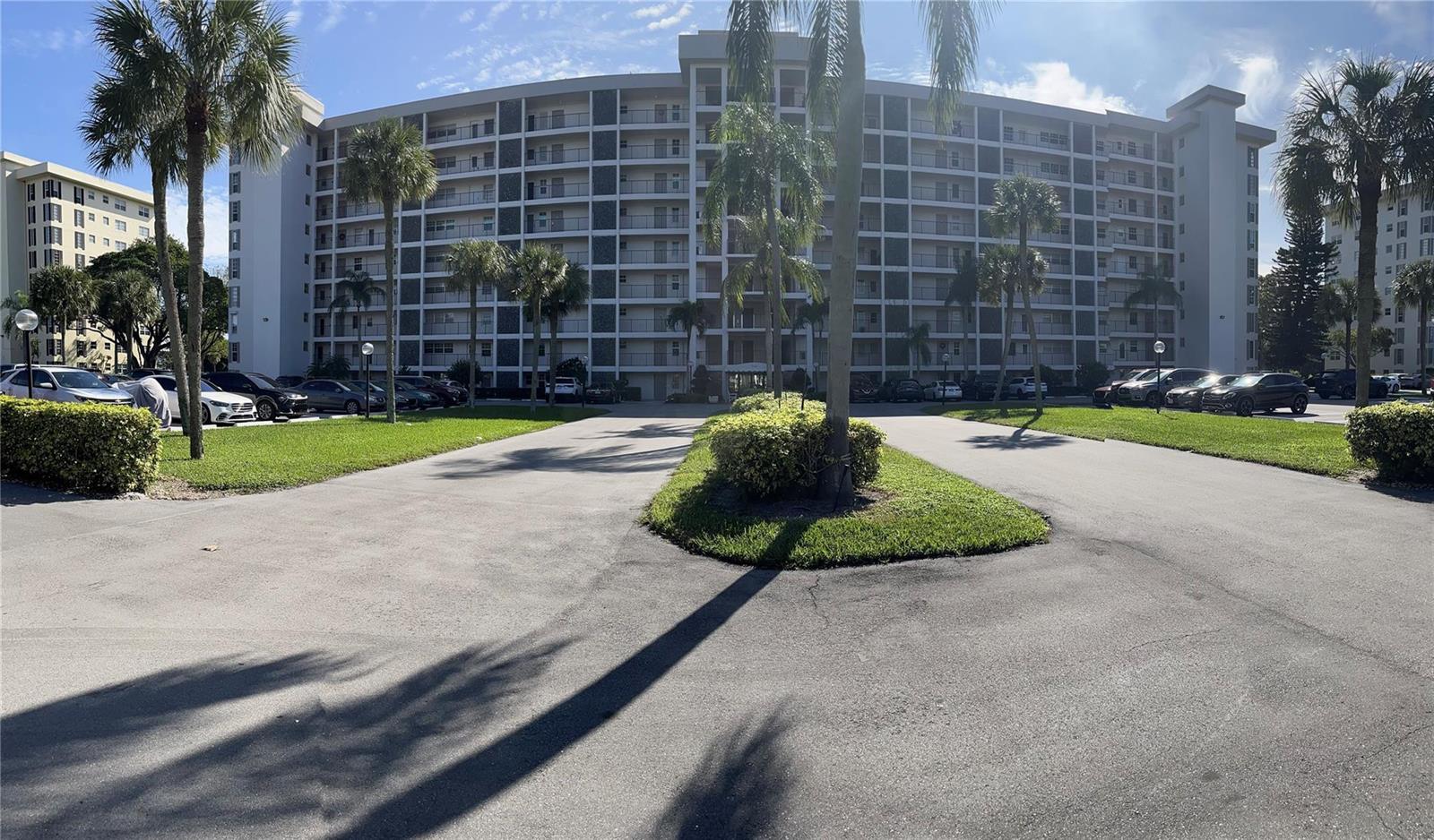 CREATOR: gd-jpeg v1.0 (using IJG JPEG v62), quality = 90 3100 N Palm Aire Drive # 304, Pompano Beach FL 33069 — #F10418110