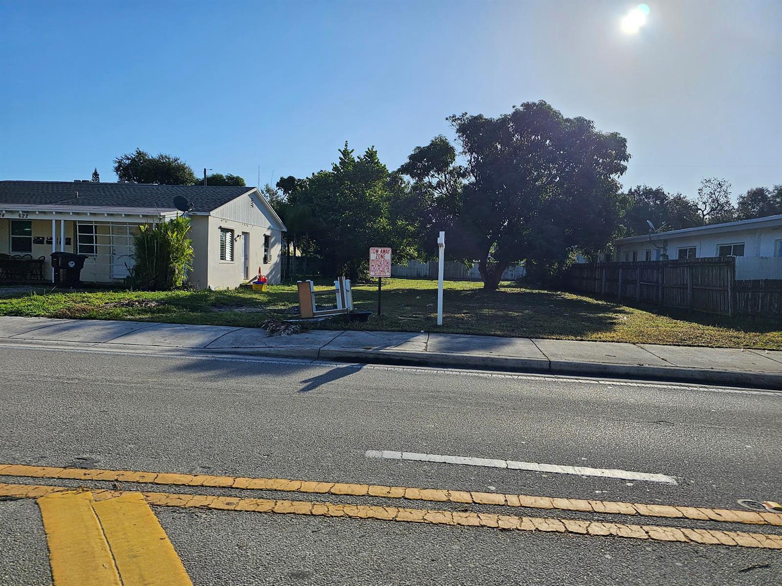 618 N Federal Highway, FL 33460 — #R10955844