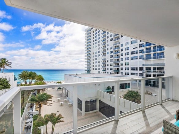 2751 S Ocean Drive # 504n, Hollywood FL 33019 — #R10957772