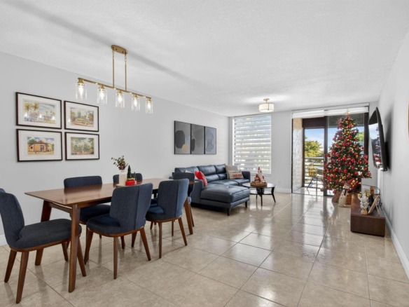 6301 N University Drive # 319, Tamarac FL 33321 — #F10424492