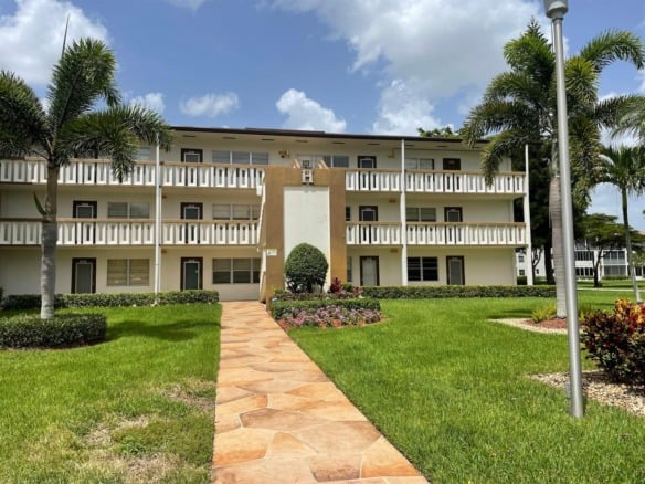 318 Mansfield H, Boca Raton FL 33434 — #R10996039