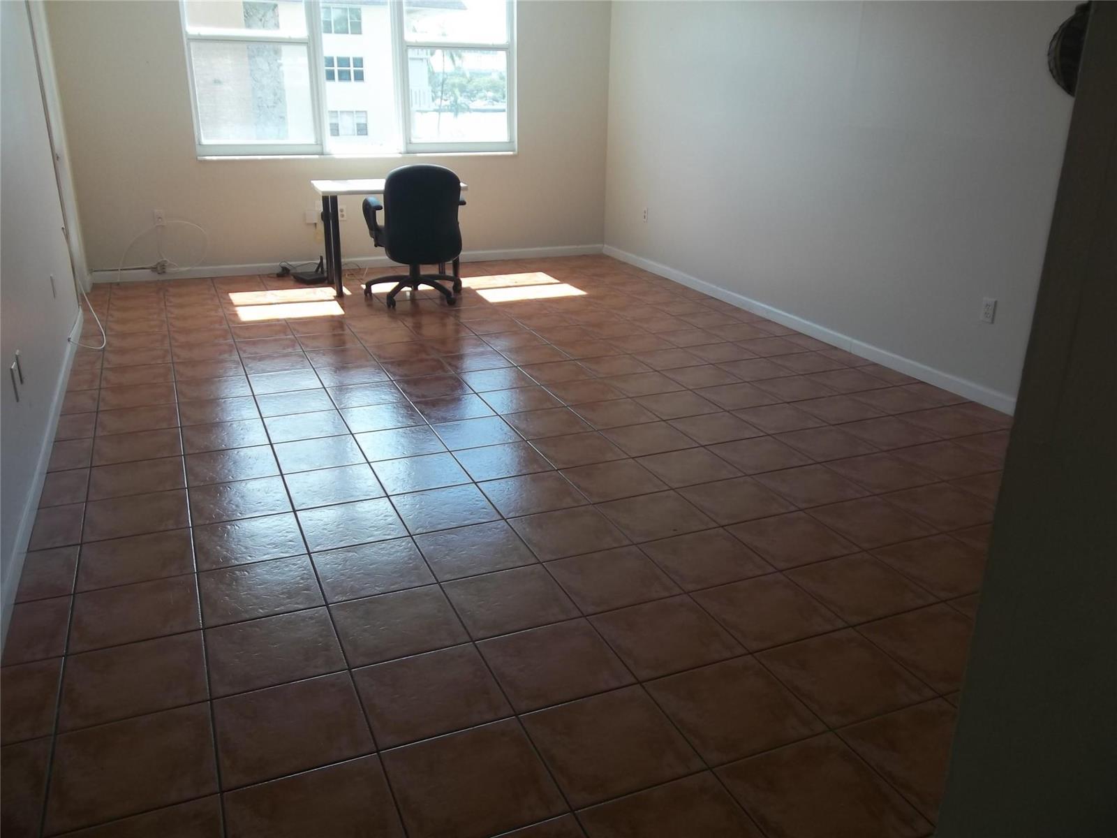 CREATOR: gd-jpeg v1.0 (using IJG JPEG v62), quality = 90 1893 S Ocean Drive # 302, Hallandale Beach FL 33009 — #F10446401