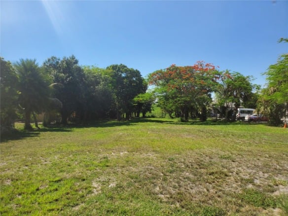 1697 E Main St, Pahokee FL 33476 — #F10447625