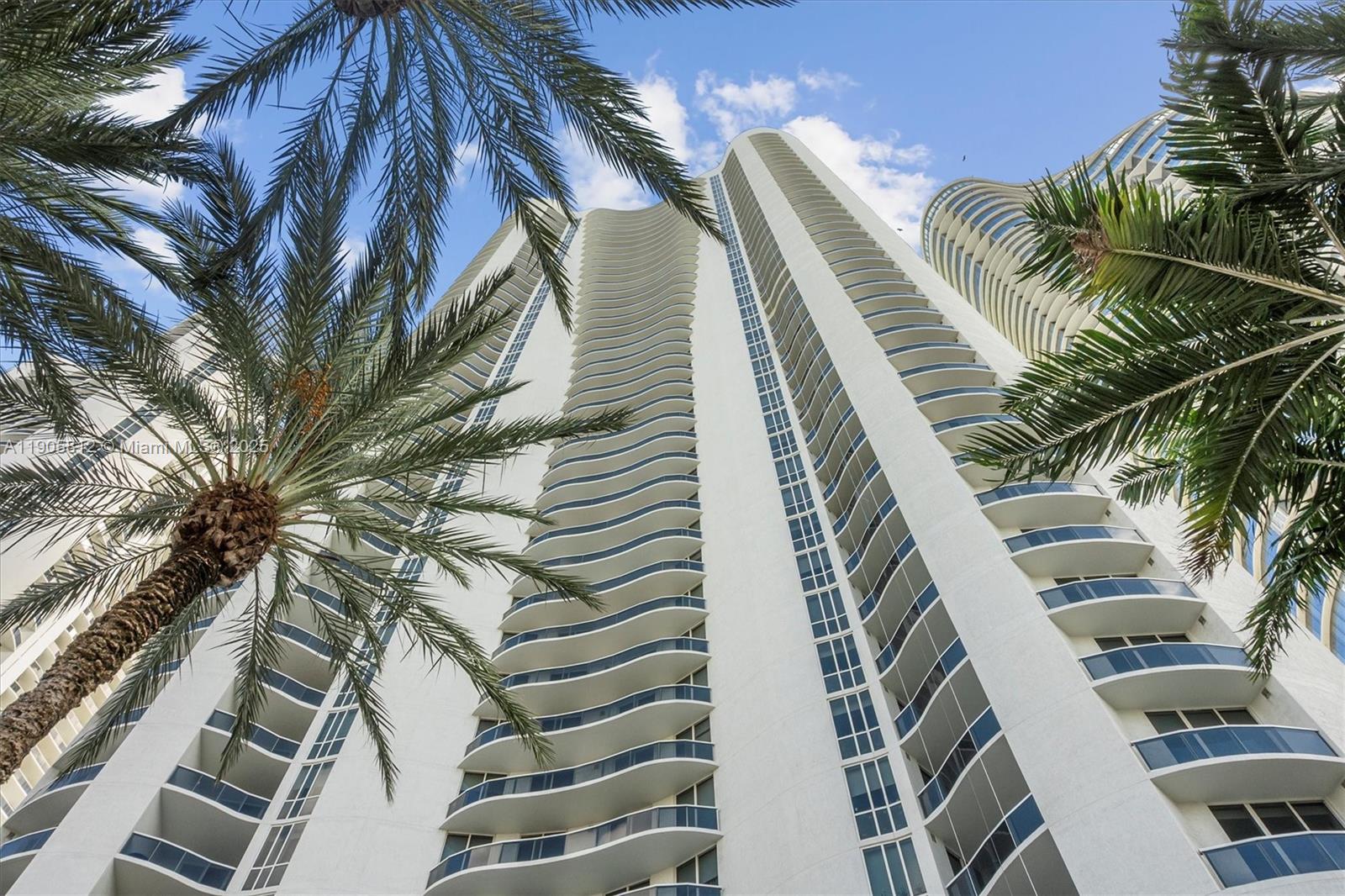 83dcefb7-880 15811 Collins Ave # 3405, Sunny Isles Beach FL 33160 — #A11905812