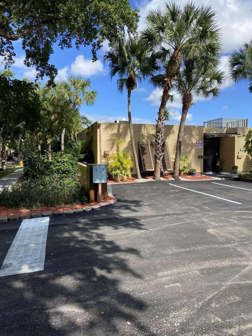 83dcefb7-8804 16023 Kingsmoor Way, Miami Lakes FL 33014 — #R11014899