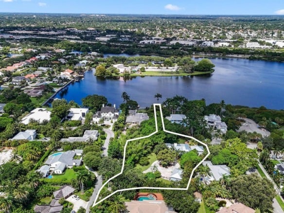 920 Hibiscus Lane, Delray Beach FL 33444 — #R11015088