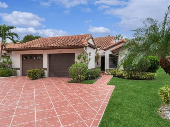 6410 Royal Manor Circle, Delray Beach FL 33484 — #R11015410