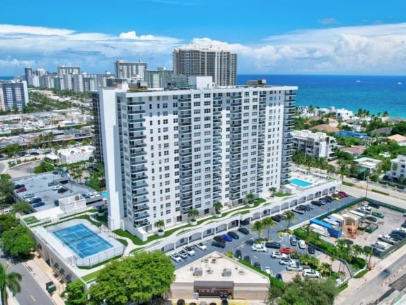 3015 N Ocean Boulevard # 17b, Fort Lauderdale FL 33308 — #R11016882