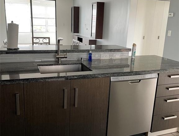 2850 Somerset Drive # 404l, Lauderdale Lakes FL 33311 — #F10459722