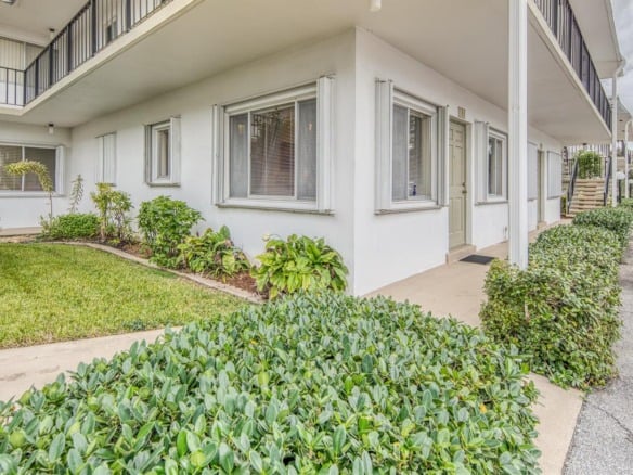 3040 Lake Osborne Drive # 106, FL 33461 — #R11032693
