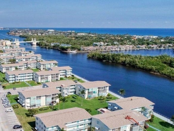 350 Horizons E # 106, Boynton Beach FL 33435 — #R11033343