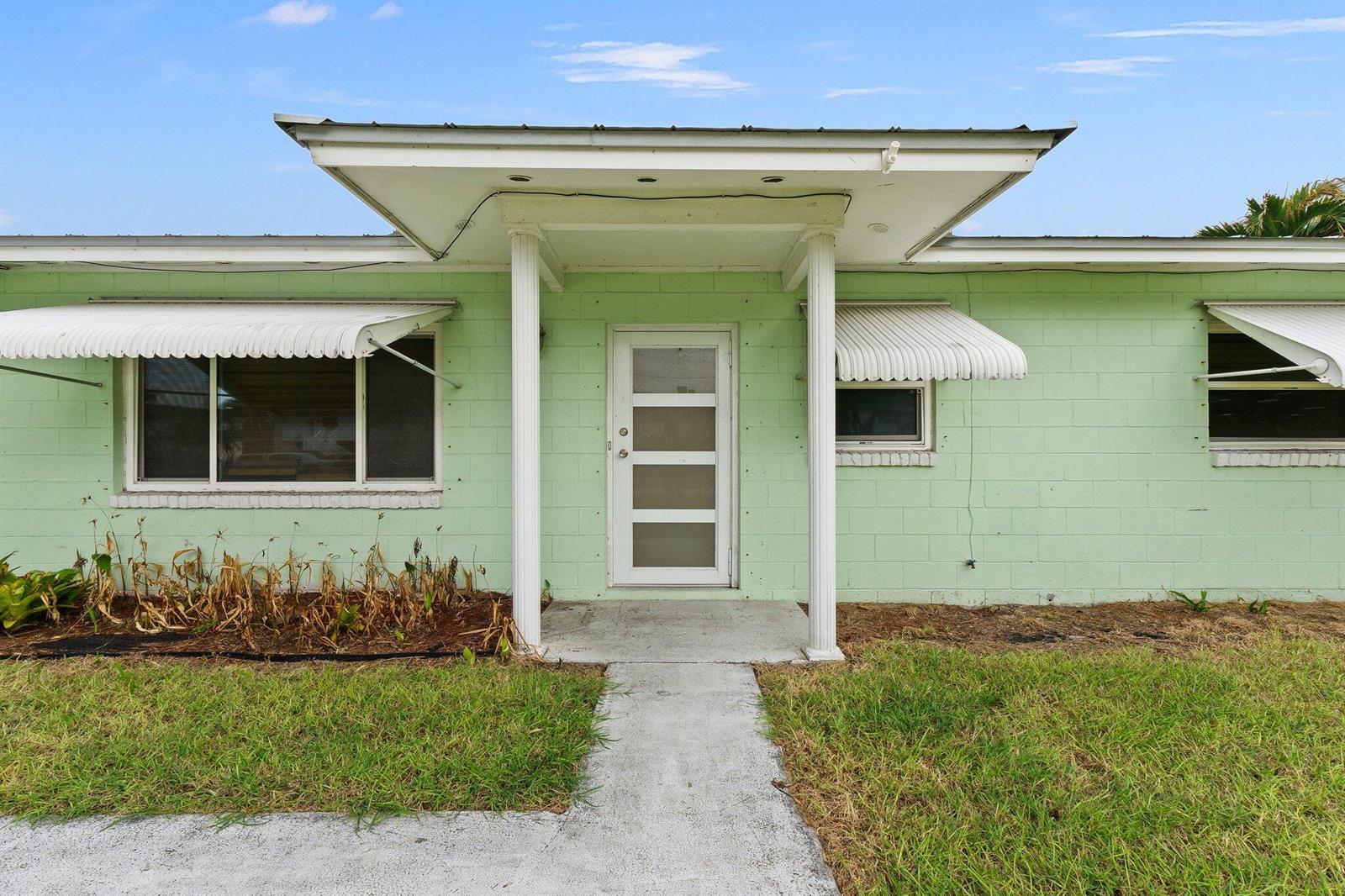 83dcefb7-8921 1154 Bayshore Drive, Fort Pierce FL 34949 — #R11033615