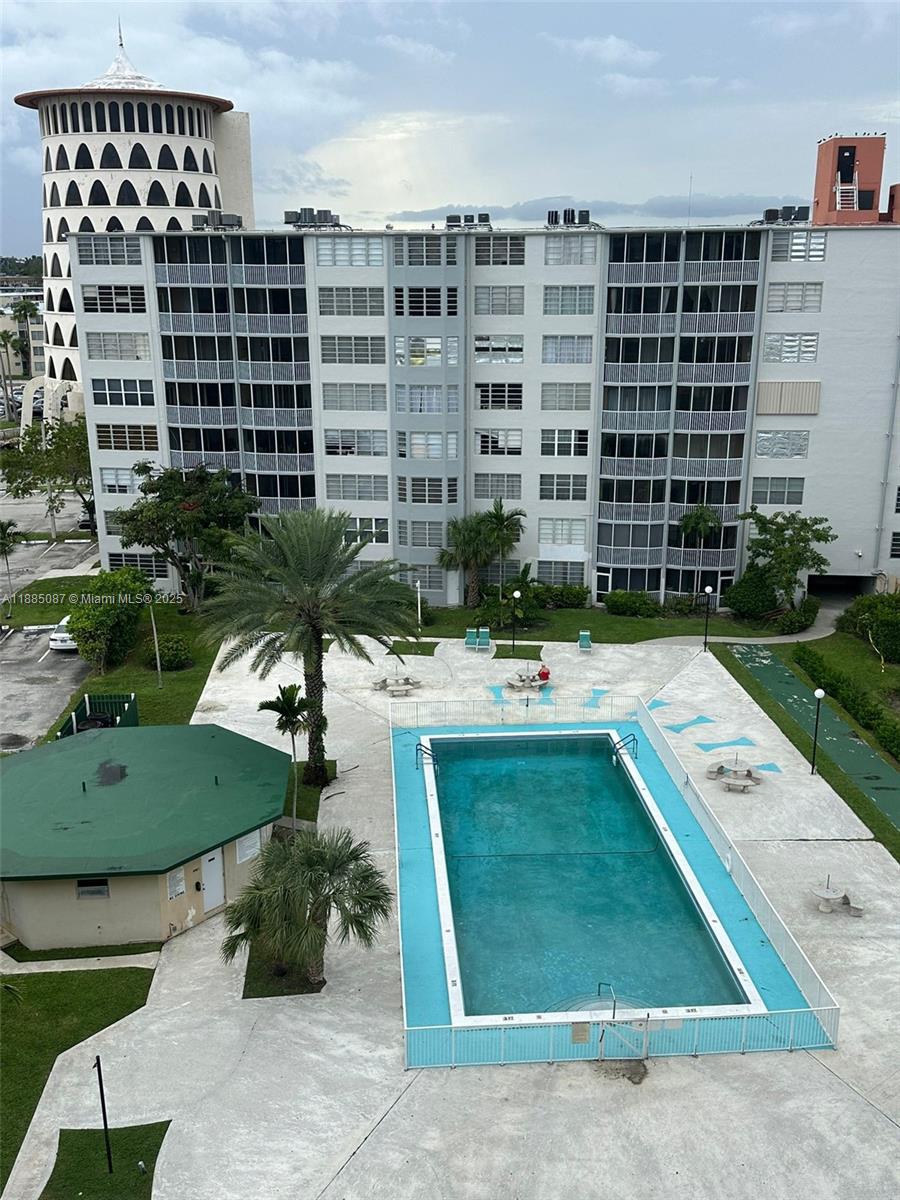 83dcefb7-902 1780 NE 191st St # 2, Miami FL 33179 — #A11885087