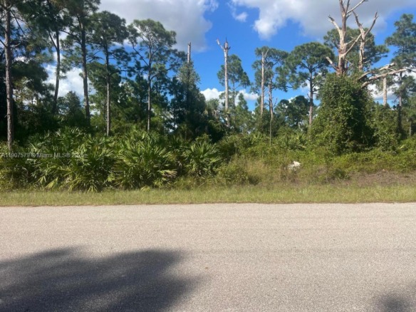 521 ROOSEVELT AVE, Lehigh Acres FL 33936 — #A11907579