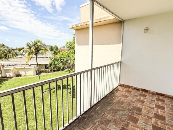 1450 NE 191st St # 404, Miami FL 33179 — #A11849764