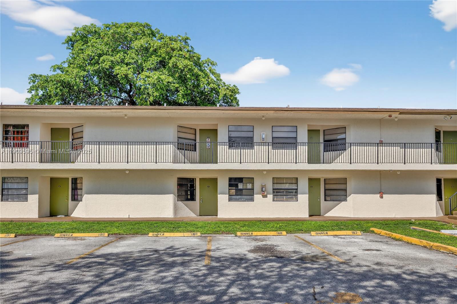 83dcefb7-967 4198 Lakeside Dr # 4198, Tamarac FL 33319 — #A11909595