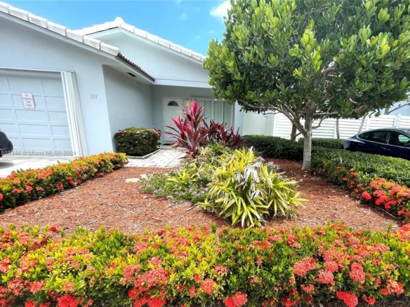 331 Desoto St, Hollywood FL 33019 — #A11523344