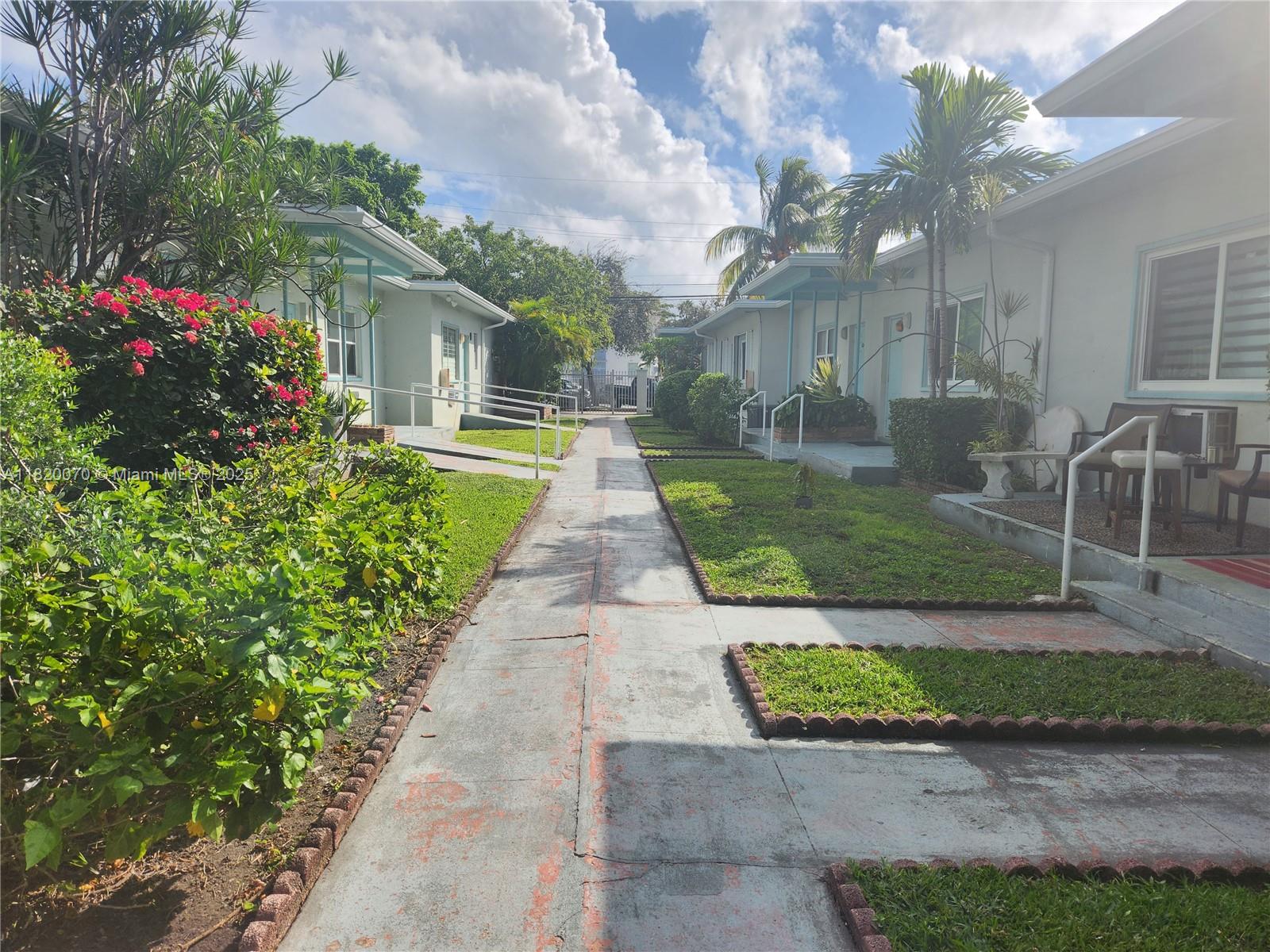 84b12bae-1018 1239 Marseille Dr # 4, Miami Beach FL 33141 — #A11820070