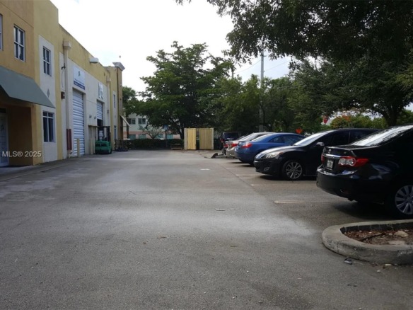 3221 NW 82 Avenue, Doral FL 33122 — #A11763220