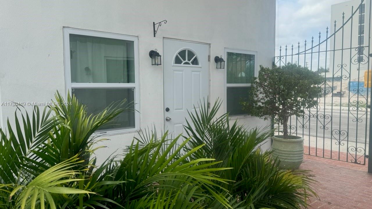 84b12bae-1041 38 S Federal Hwy # 9, Dania Beach FL 33004 — #A11703419