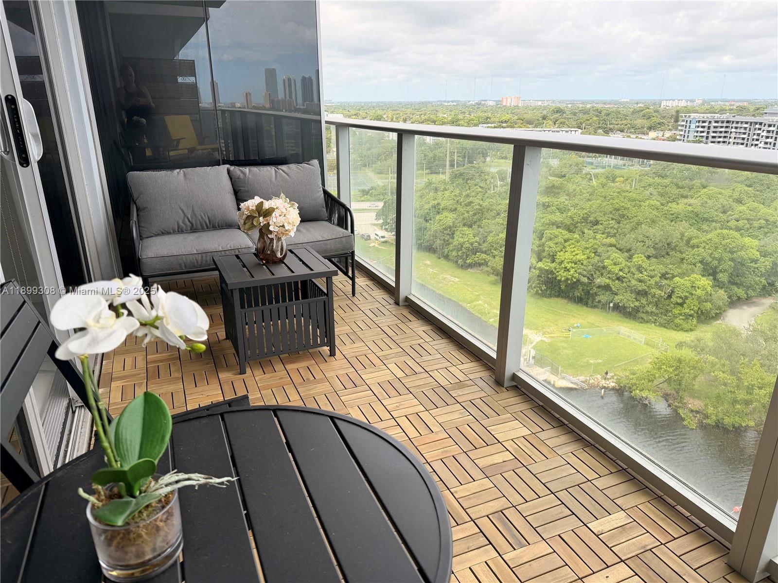 84b12bae-1065 16385 Biscayne Blvd # 1505, North Miami Beach FL 33160 — #A11899308