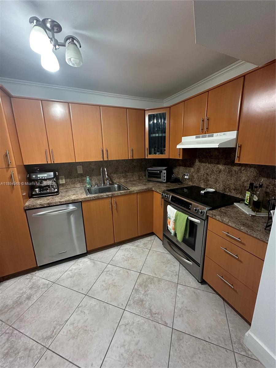 84b12bae-1176 100 Bayview Dr # 601, Sunny Isles Beach FL 33160 — #A11894960