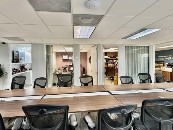 2100 Ponce De Leon Blvd # 1090, Coral Gables FL 33134 — #A11890455