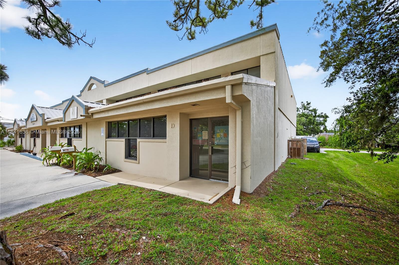 84b12bae-1203 2239 15th St D, Other City – In The State Of Florida FL 34237 — #A11841636