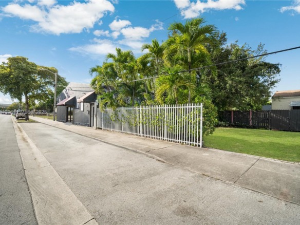 1121 NW 29th St, Miami FL 33127 — #A11894519