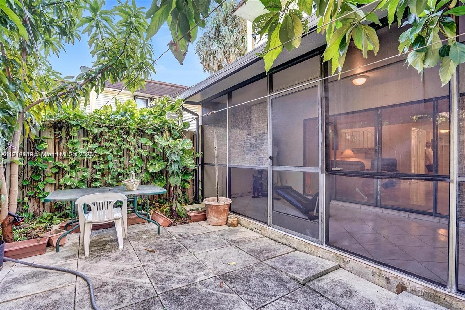 2701 N 34th Ave # 1D, Hollywood FL 33021 — #A11919139