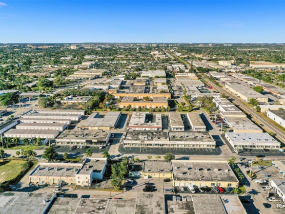4500 N Dixie Hwy, Oakland Park FL 33334 — #A11927630