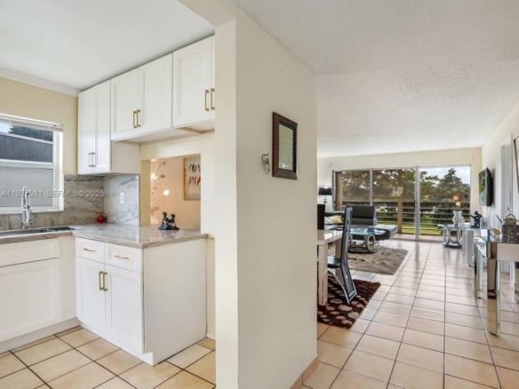 8320 Sands Point Blvd # M301, Tamarac FL 33321 — #A11927081