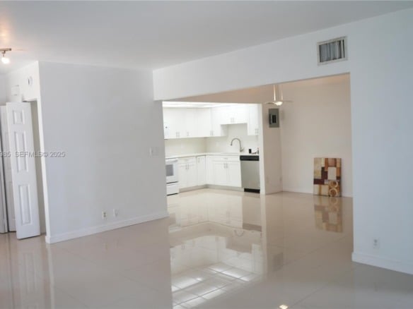 2800 S University Dr # 2A, Davie FL 33328 — #A11860985