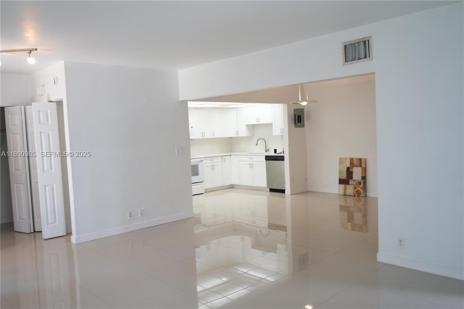 2800 S University Dr # 2A, Davie FL 33328 — #A11860985