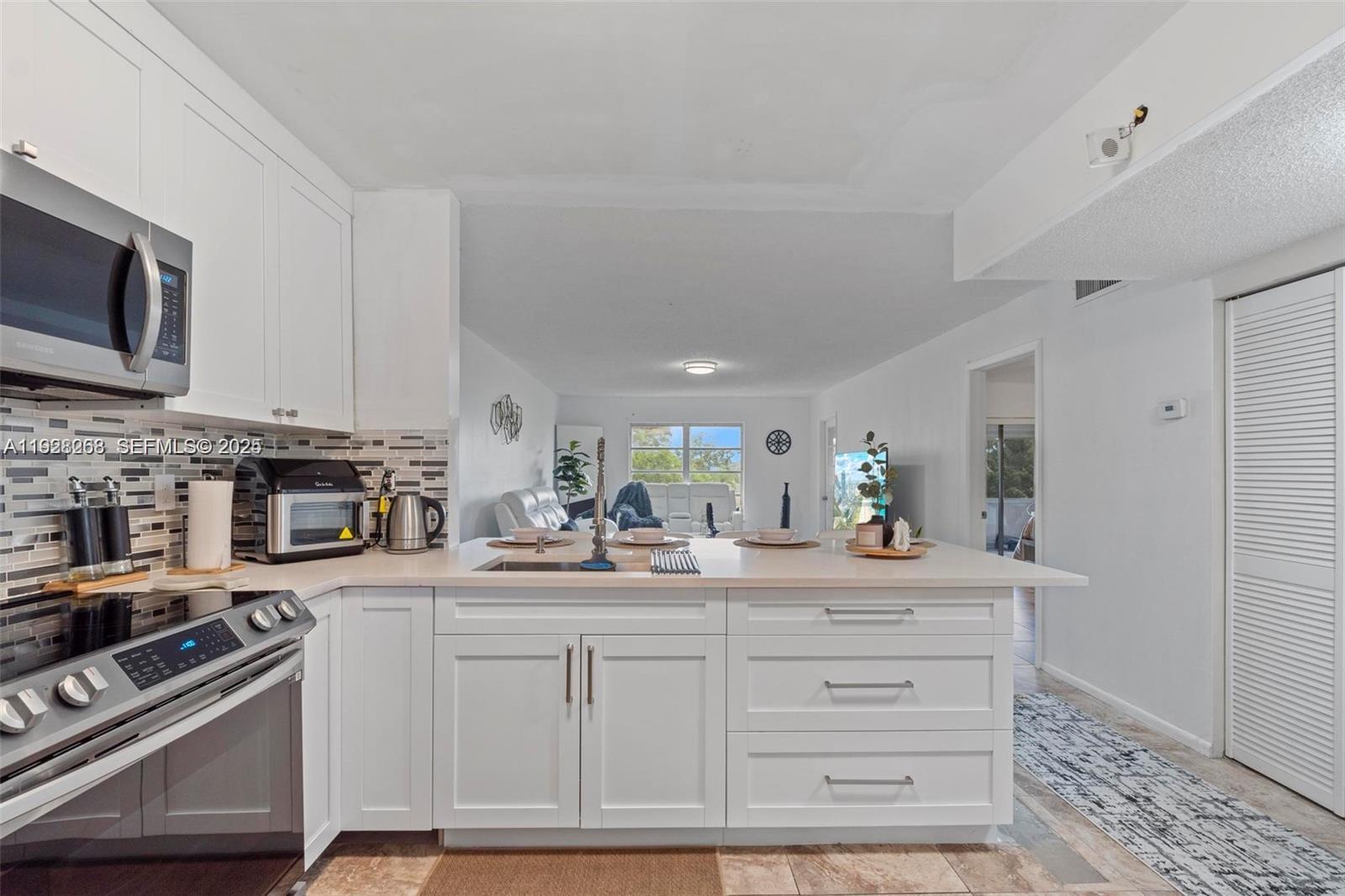84b12bae-1344 8161 SW 24th Ct # 404, Davie FL 33324 — #A11928268