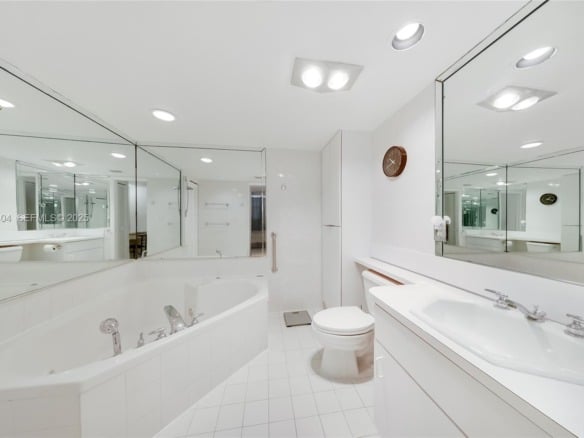 465 Ocean Dr # 224, Miami Beach FL 33139 — #A11927404