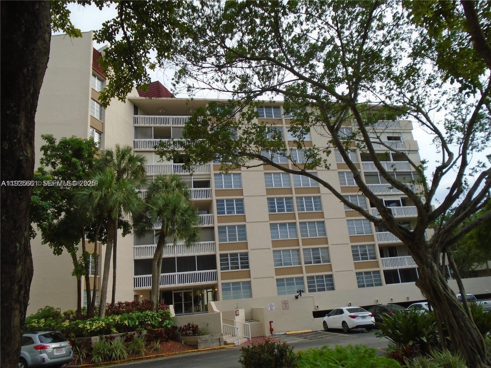 84b12bae-1360 6921 Environ Blvd # 4P, Lauderhill FL 33319 — #A11925661