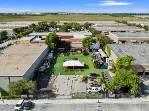 7070 NW 84th Ave, Medley FL 33166 — #A11930161