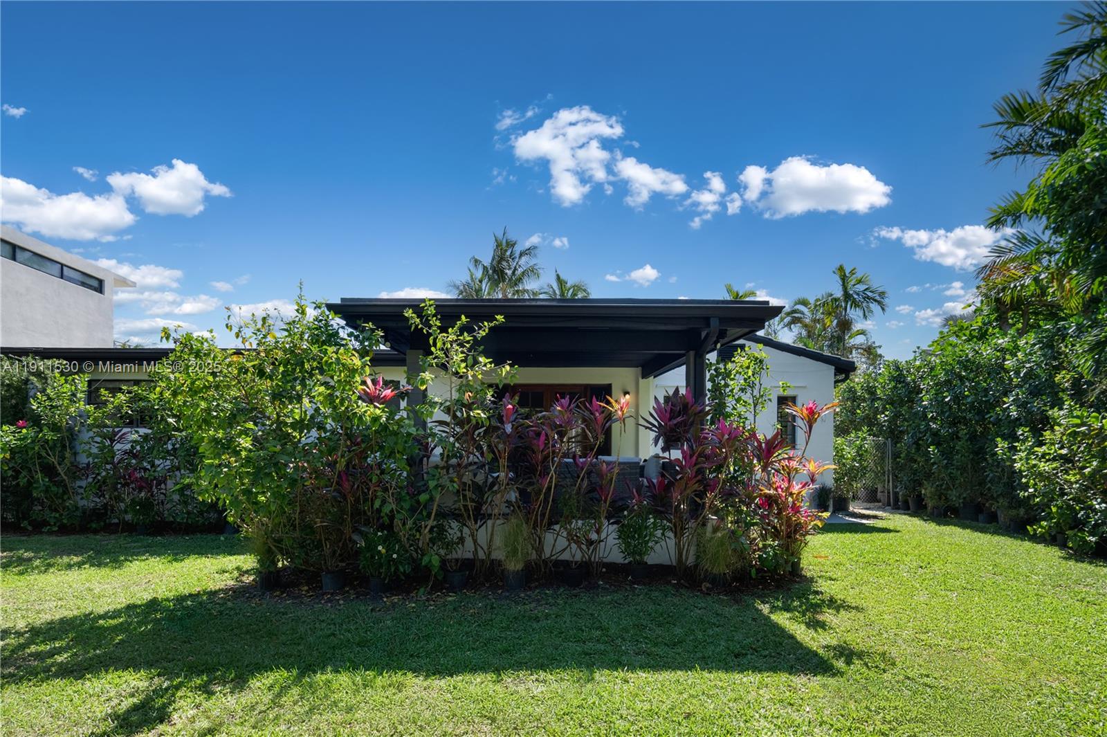 84b12bae-1383 118 E 3rd Ct, Miami Beach FL 33139 — #A11911530