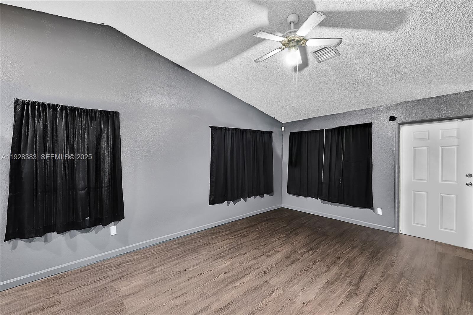 84b12bae-1403 634 NW 15th Ave, Fort Lauderdale FL 33311 — #A11928383