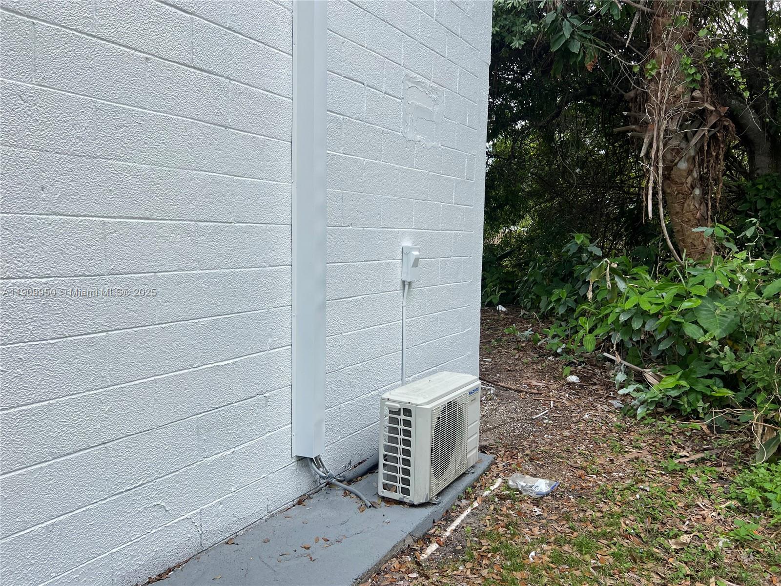 84b12bae-1437 1001 W Midway Rd, Fort Pierce FL 34982 — #A11909950
