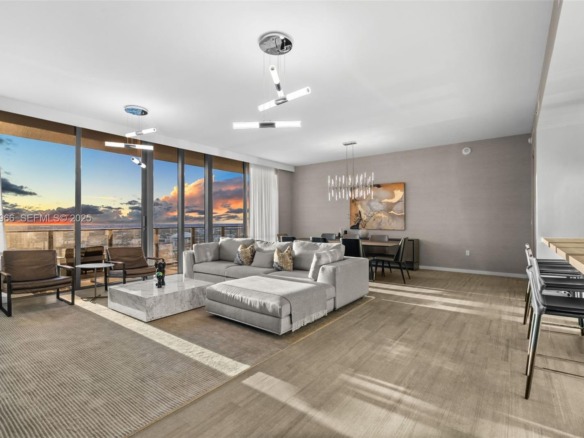 1000 Brickell Plz, Miami FL 33131 — #A11930966